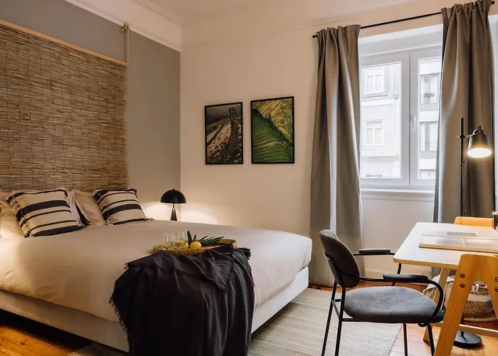 Sumba - 2 Bedrooms And Balcony In Santo Antonio ליסבון